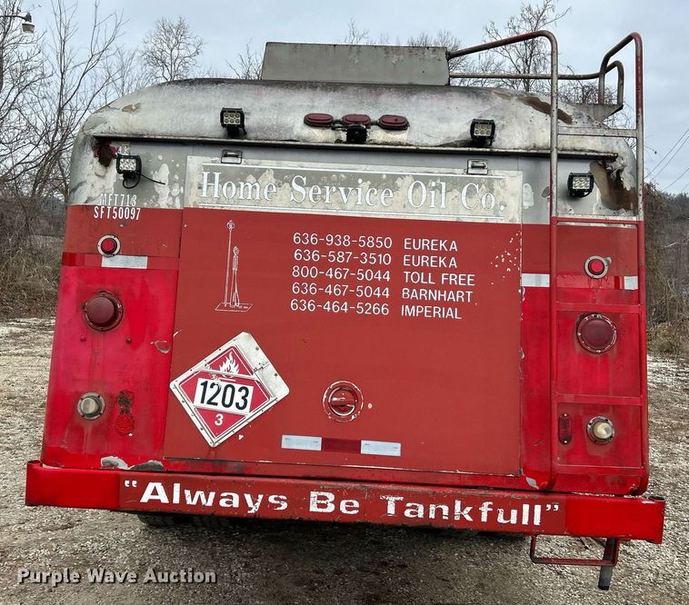 image for item NE9693 1999 Sterling L7501 fuel truck