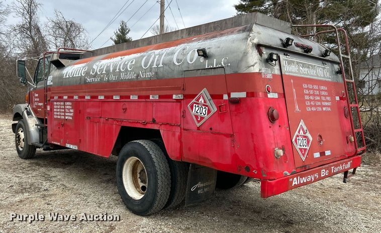 image for item NE9693 1999 Sterling L7501 fuel truck