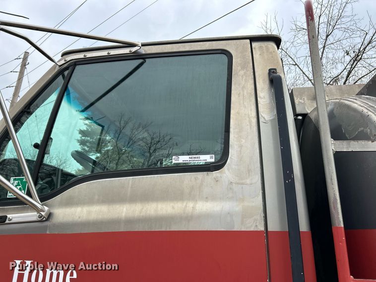 image for item NE9693 1999 Sterling L7501 fuel truck