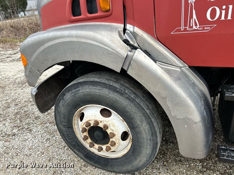 image for item NE9693 1999 Sterling L7501 fuel truck