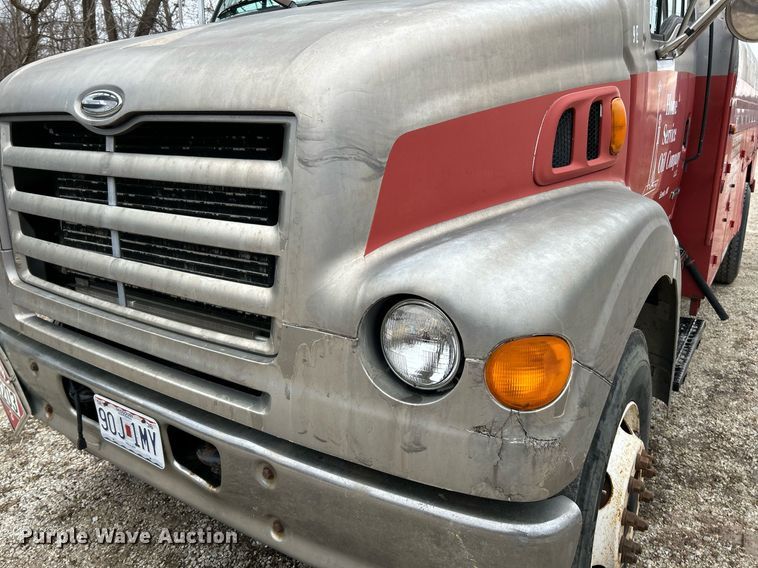 image for item NE9693 1999 Sterling L7501 fuel truck