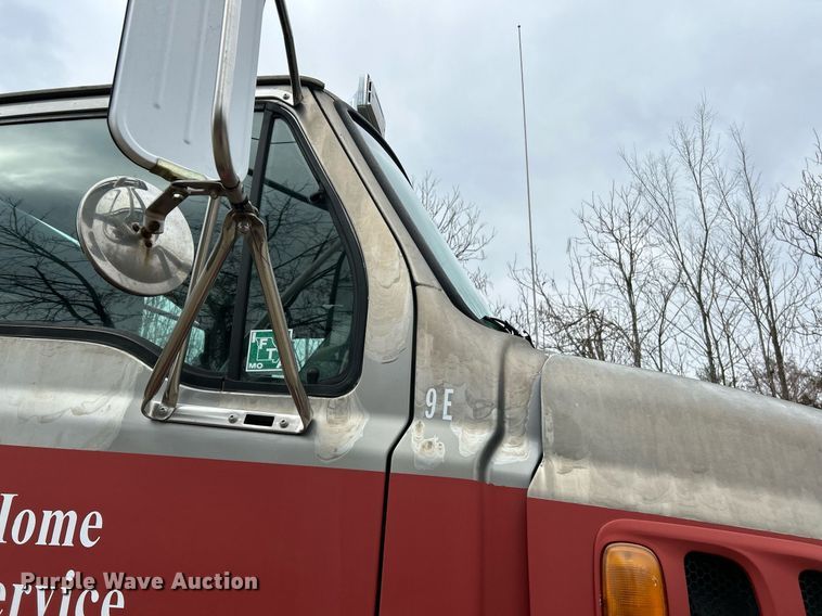 image for item NE9693 1999 Sterling L7501 fuel truck