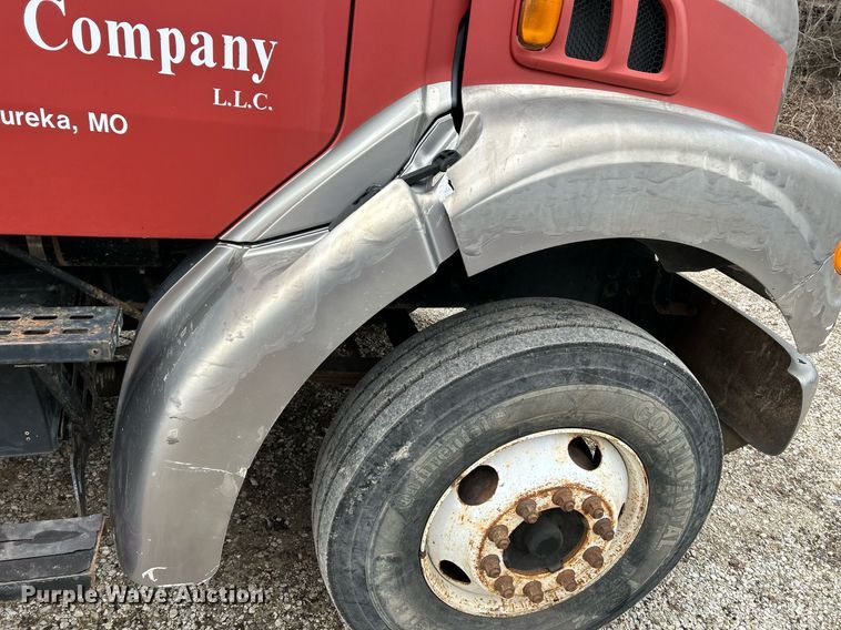 image for item NE9693 1999 Sterling L7501 fuel truck