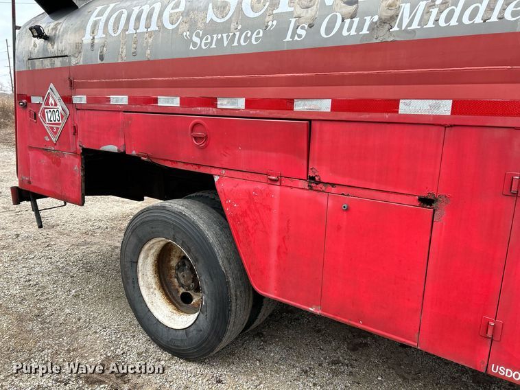 image for item NE9693 1999 Sterling L7501 fuel truck