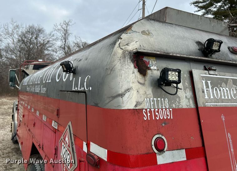 image for item NE9693 1999 Sterling L7501 fuel truck