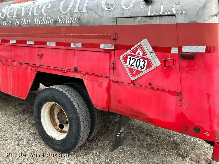 image for item NE9693 1999 Sterling L7501 fuel truck