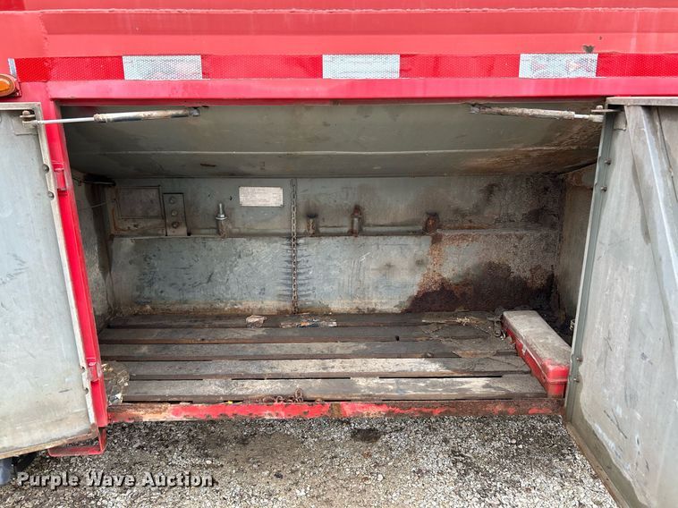 image for item NE9693 1999 Sterling L7501 fuel truck