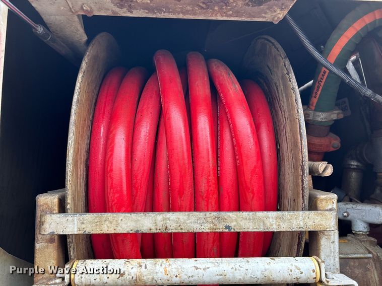 image for item NE9693 1999 Sterling L7501 fuel truck