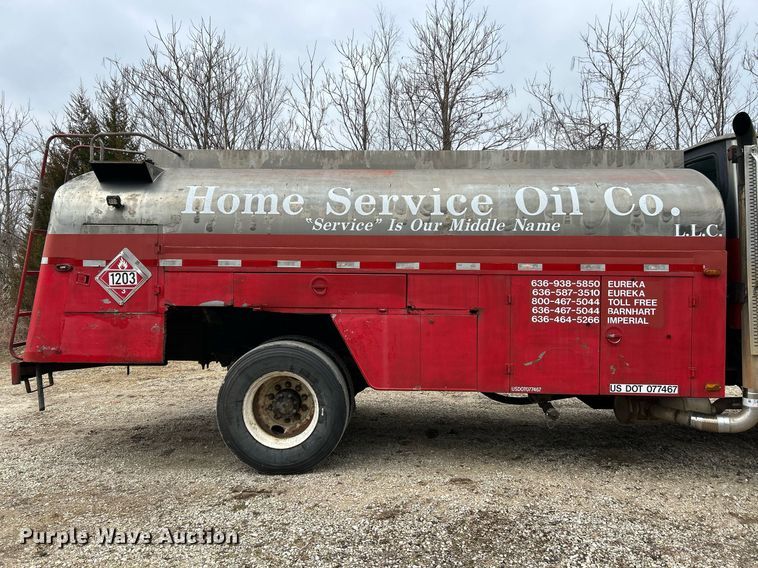 image for item NE9693 1999 Sterling L7501 fuel truck