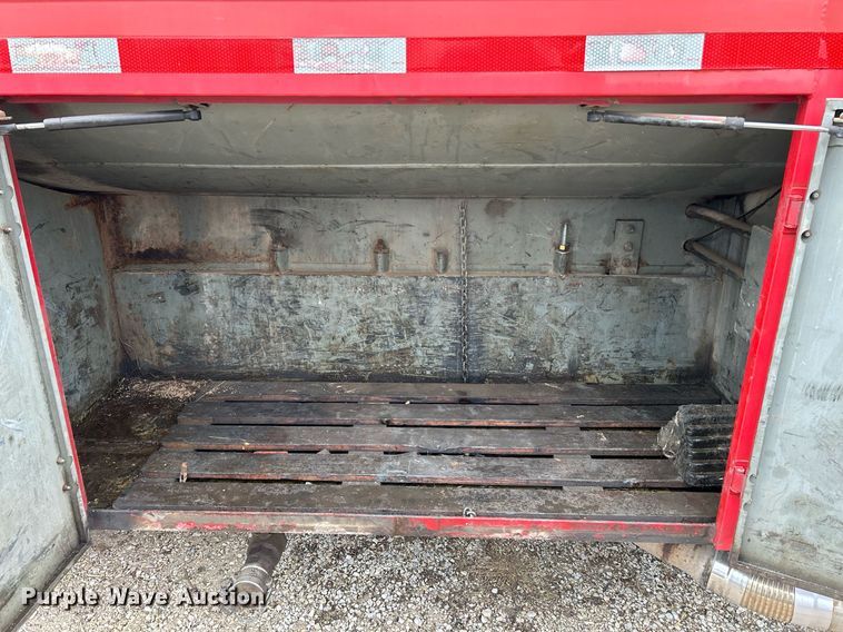 image for item NE9693 1999 Sterling L7501 fuel truck