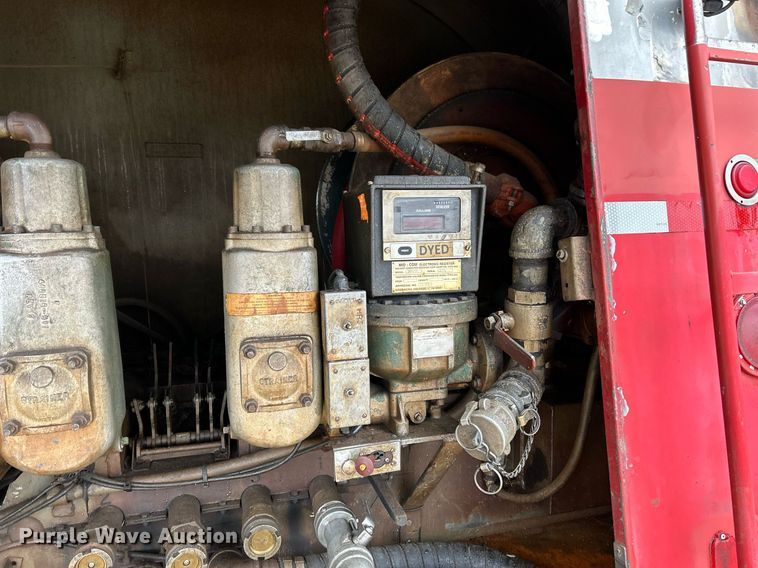 image for item NE9693 1999 Sterling L7501 fuel truck