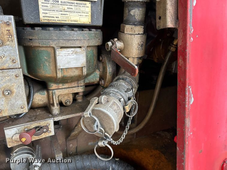 image for item NE9693 1999 Sterling L7501 fuel truck