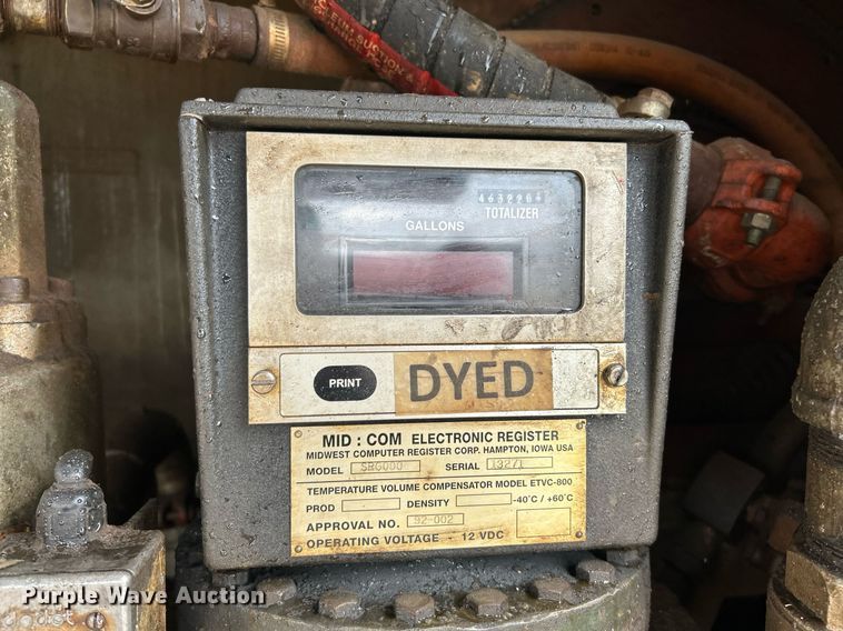 image for item NE9693 1999 Sterling L7501 fuel truck