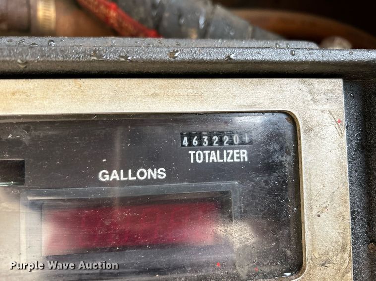 image for item NE9693 1999 Sterling L7501 fuel truck