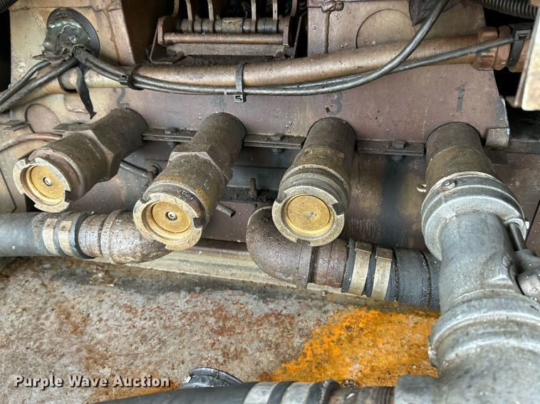 image for item NE9693 1999 Sterling L7501 fuel truck