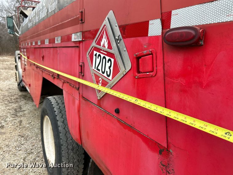 image for item NE9693 1999 Sterling L7501 fuel truck