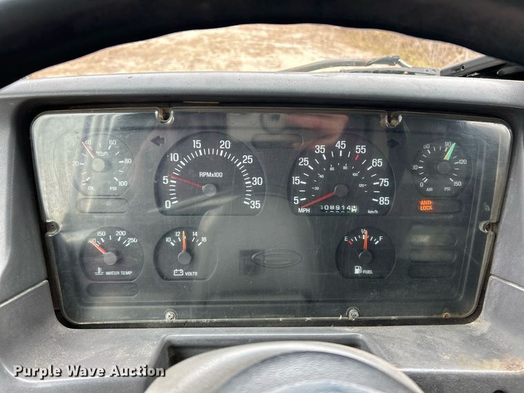 image for item NE9693 1999 Sterling L7501 fuel truck