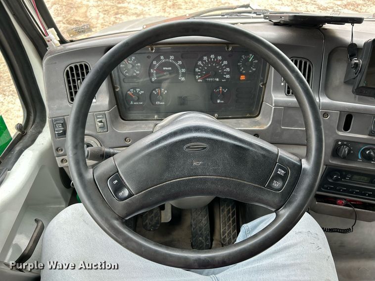 image for item NE9693 1999 Sterling L7501 fuel truck