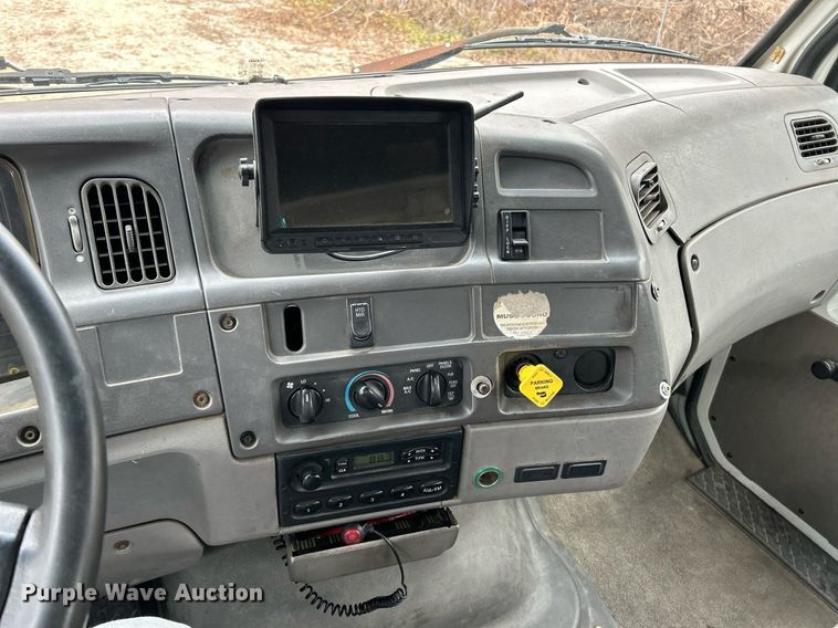 image for item NE9693 1999 Sterling L7501 fuel truck