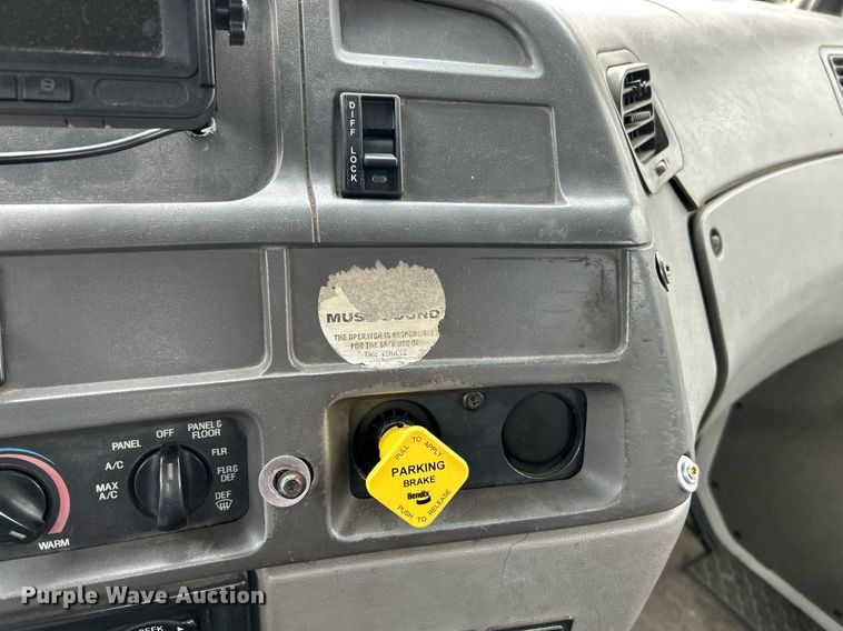 image for item NE9693 1999 Sterling L7501 fuel truck