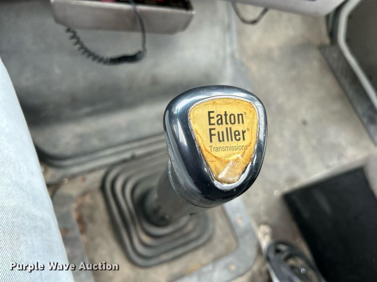 image for item NE9693 1999 Sterling L7501 fuel truck