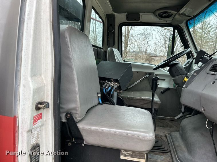 image for item NE9693 1999 Sterling L7501 fuel truck