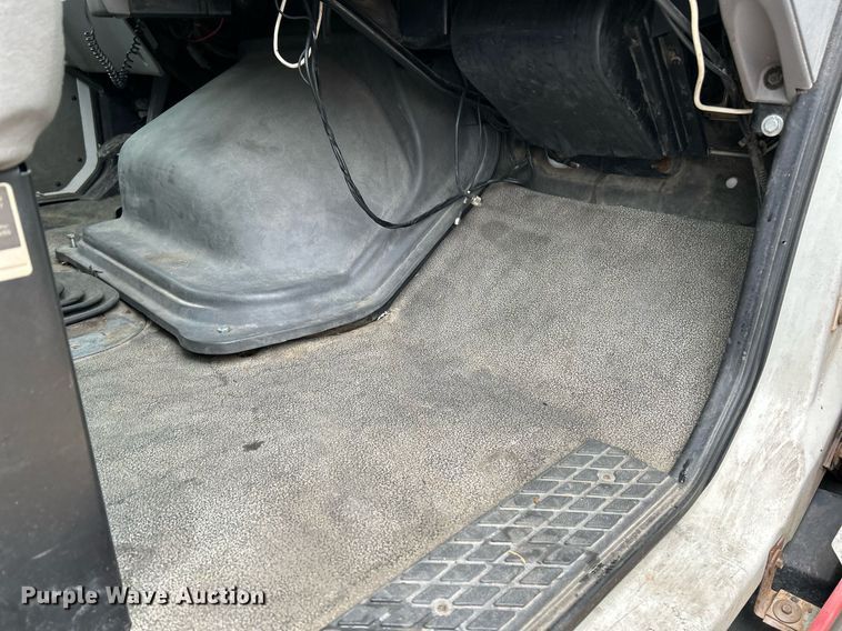 image for item NE9693 1999 Sterling L7501 fuel truck