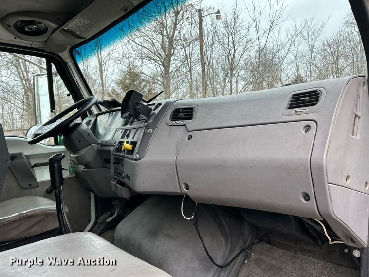 image for item NE9693 1999 Sterling L7501 fuel truck