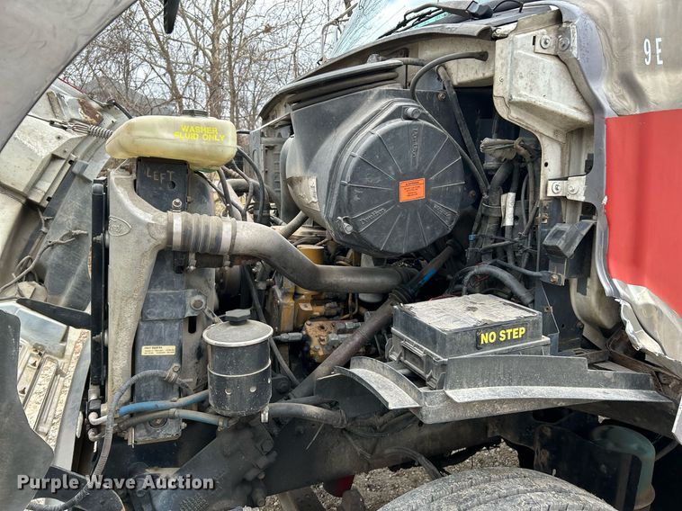 image for item NE9693 1999 Sterling L7501 fuel truck