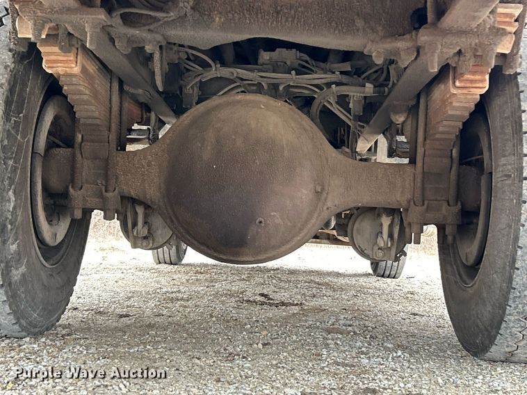 image for item NE9693 1999 Sterling L7501 fuel truck