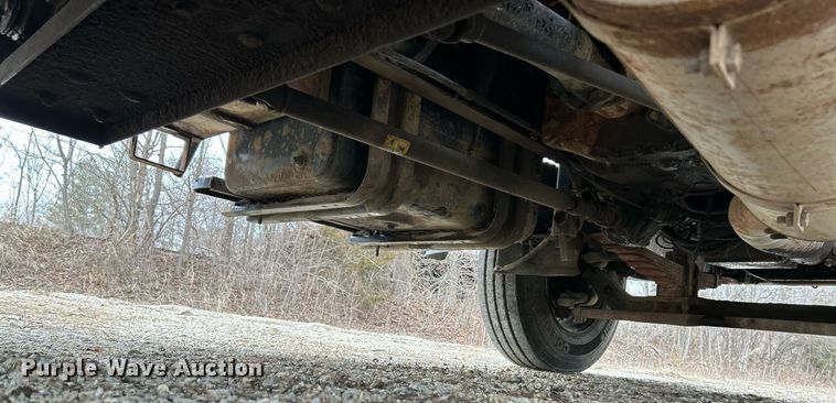 image for item NE9693 1999 Sterling L7501 fuel truck