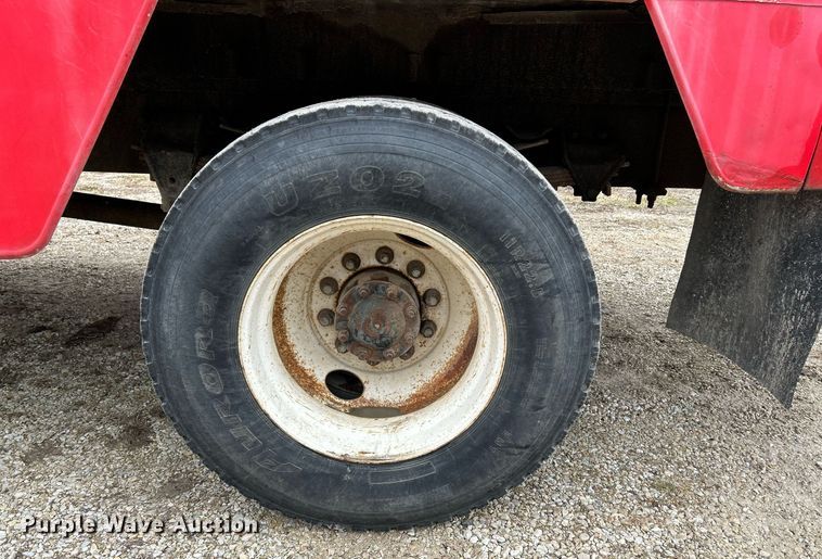 image for item NE9693 1999 Sterling L7501 fuel truck