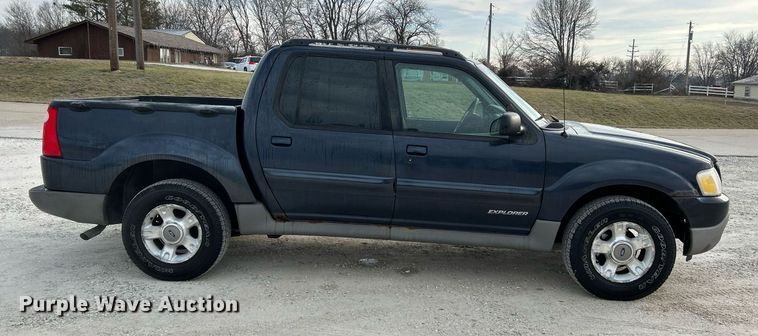 image for item NE9694 2001 Ford Explorer Sport Trac SUV
