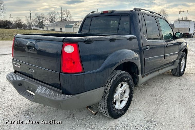 image for item NE9694 2001 Ford Explorer Sport Trac SUV