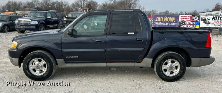 image for item NE9694 2001 Ford Explorer Sport Trac SUV