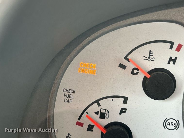 image for item NE9694 2001 Ford Explorer Sport Trac SUV