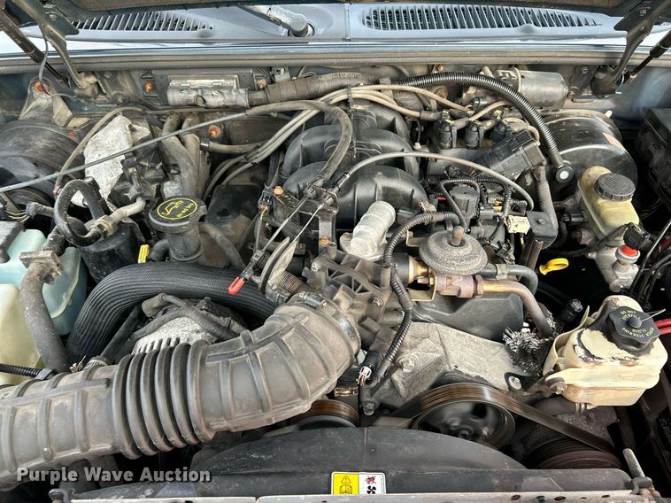 image for item NE9694 2001 Ford Explorer Sport Trac SUV