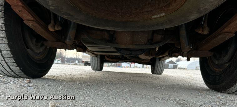 image for item NE9694 2001 Ford Explorer Sport Trac SUV