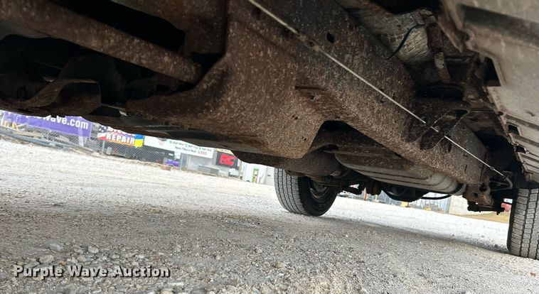 image for item NE9694 2001 Ford Explorer Sport Trac SUV