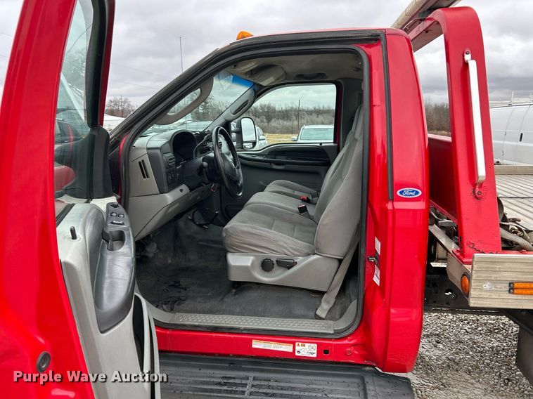 image for item NE9709 2006 Ford F550 Super Duty XLT  rollback truck