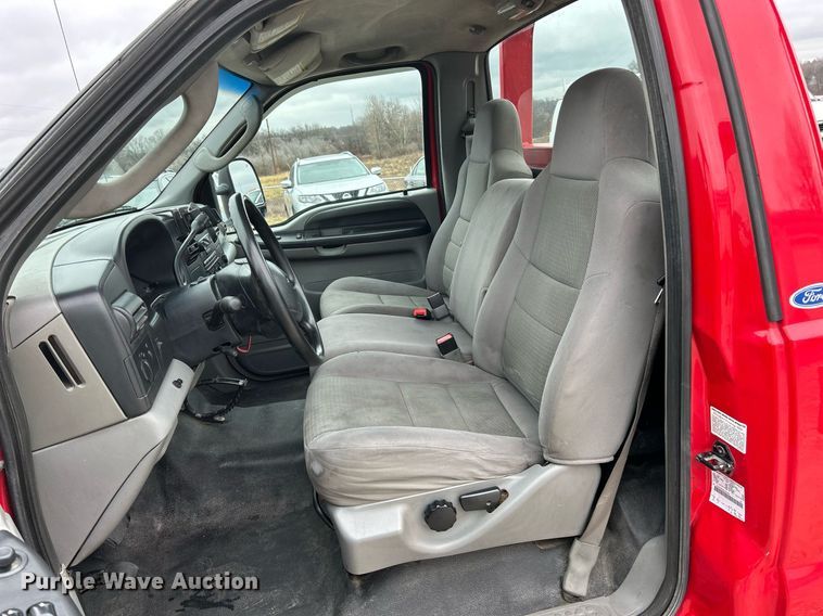 image for item NE9709 2006 Ford F550 Super Duty XLT  rollback truck