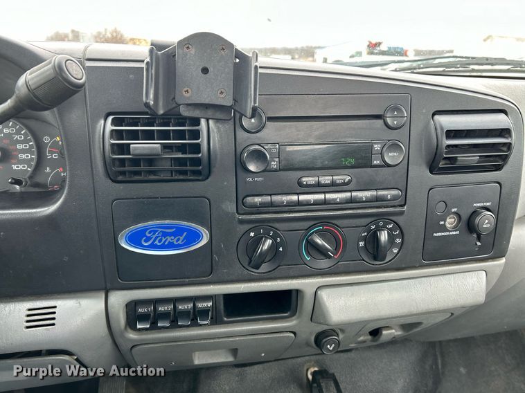 image for item NE9709 2006 Ford F550 Super Duty XLT  rollback truck