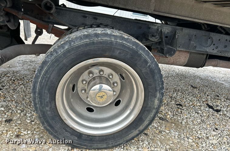 image for item NE9709 2006 Ford F550 Super Duty XLT  rollback truck