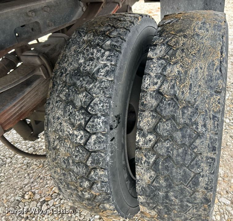 image for item NE9709 2006 Ford F550 Super Duty XLT  rollback truck