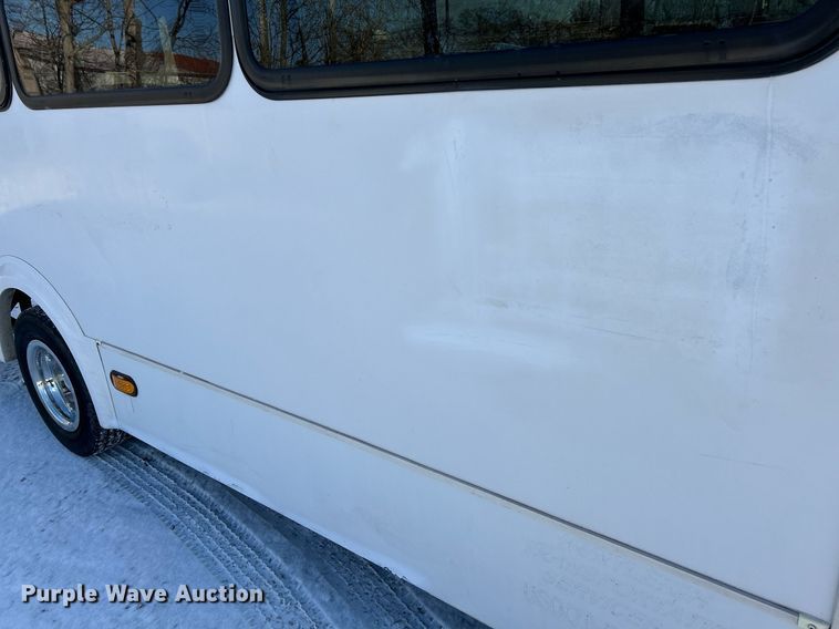 image for item NE9726 2015 Ford E450 Super Duty shuttle bus