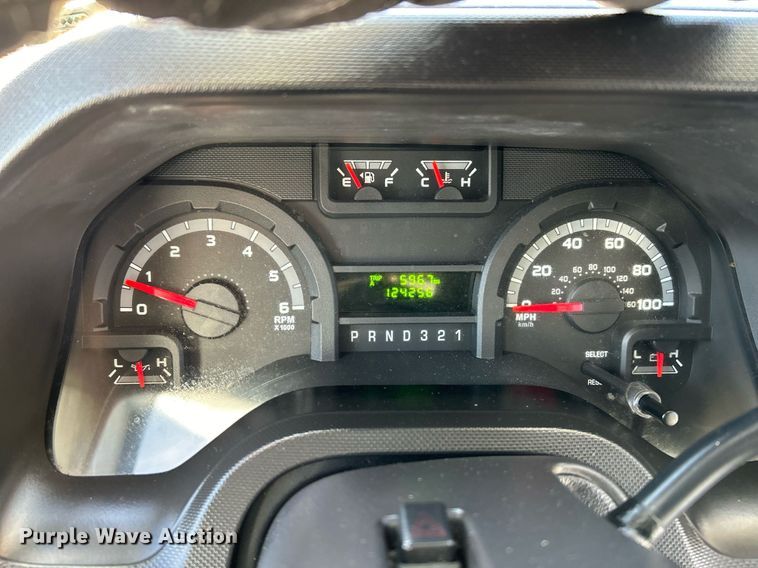 image for item NE9726 2015 Ford E450 Super Duty shuttle bus