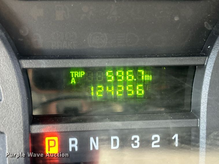 image for item NE9726 2015 Ford E450 Super Duty shuttle bus