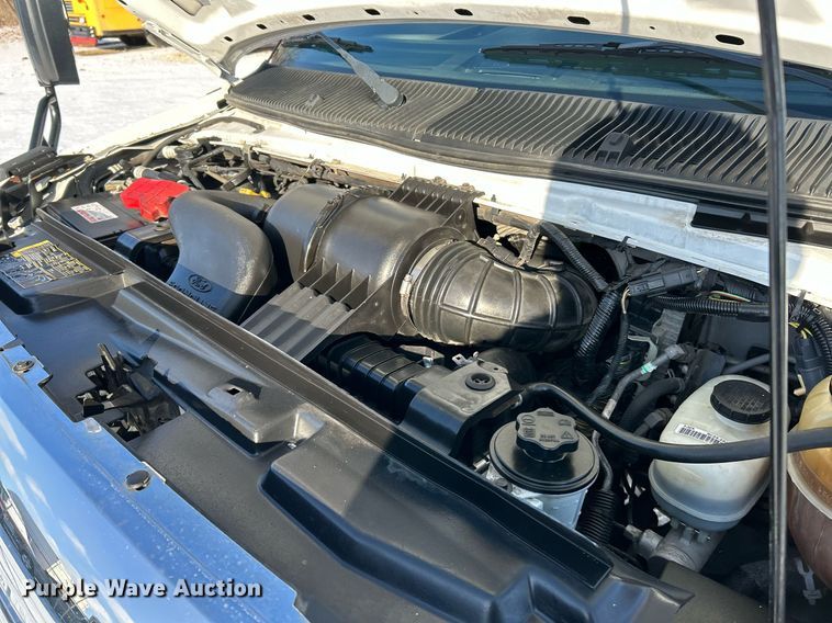 image for item NE9726 2015 Ford E450 Super Duty shuttle bus