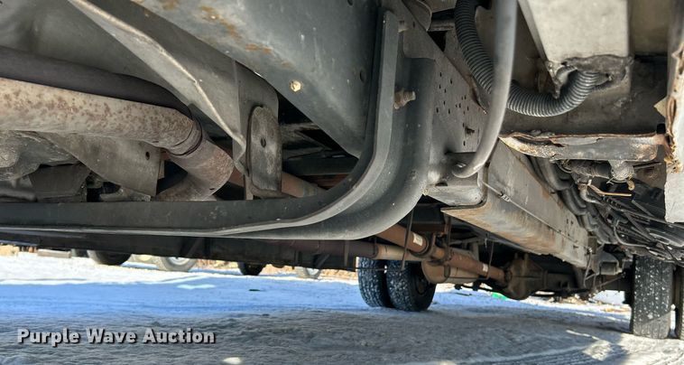 image for item NE9726 2015 Ford E450 Super Duty shuttle bus