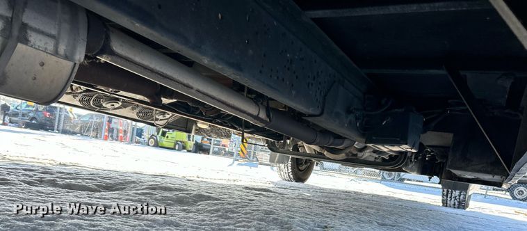 image for item NE9726 2015 Ford E450 Super Duty shuttle bus